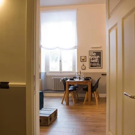 Apartment Dandy House On The Arno River